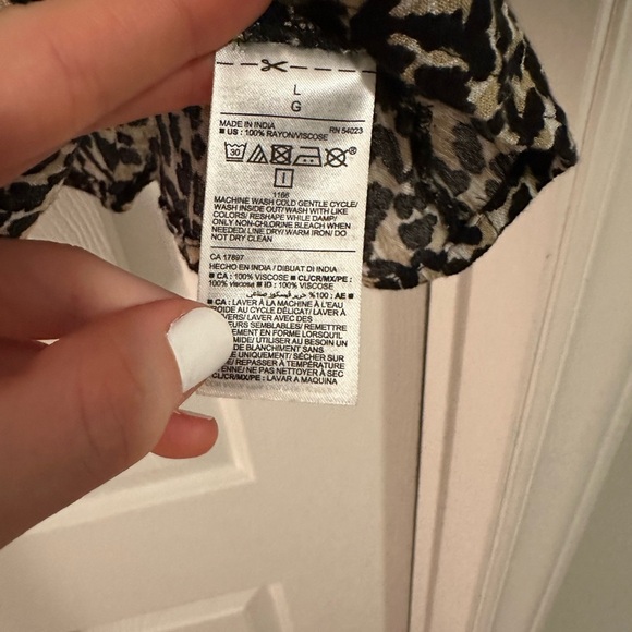 Old Navy Animal Print Blouse - Picture 9 of 9